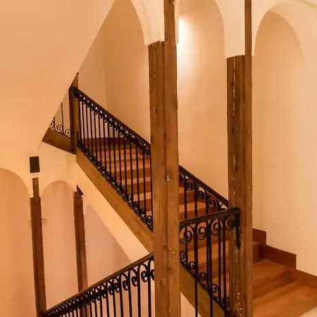 La Dama Del Jardin Del Nuncio Appartamento *