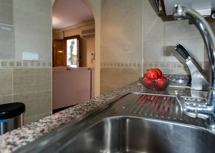 Апартаменты La Dama Del Jardin Del Nuncio Толедо